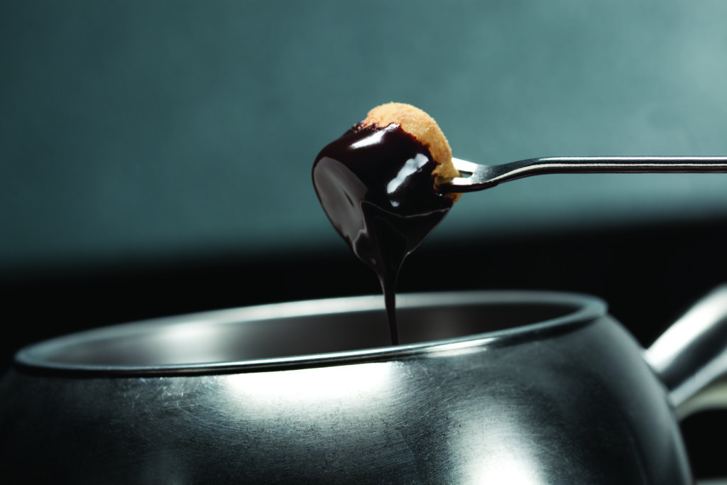 melting pot of boca raton - chocolate-fondue-marshmallow - courtesy of the melting pot